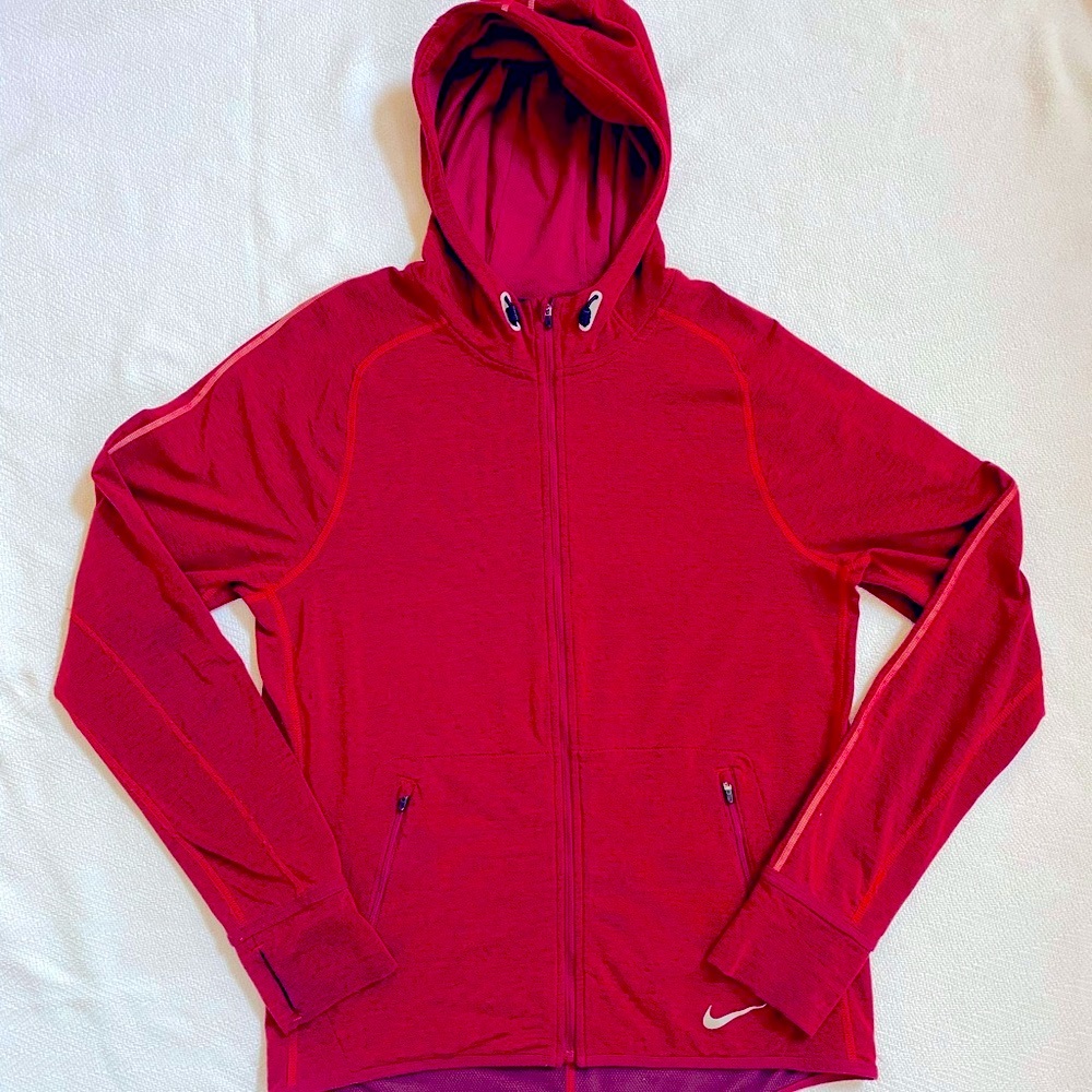 🏃🏽‍♂️💪🏽Stylish NIKE running jacket must have!!